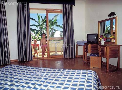 Sailors Beach Club 40